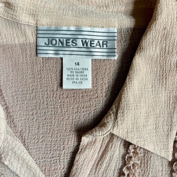 Jones Wear vtg gray/mauve long sleeve blouse with ruffles 100% silk Size 14/S. - Picture 5 of 7